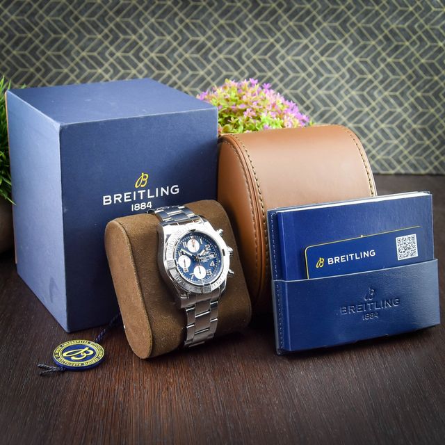 Breitling Avenger II A13381 Image 6